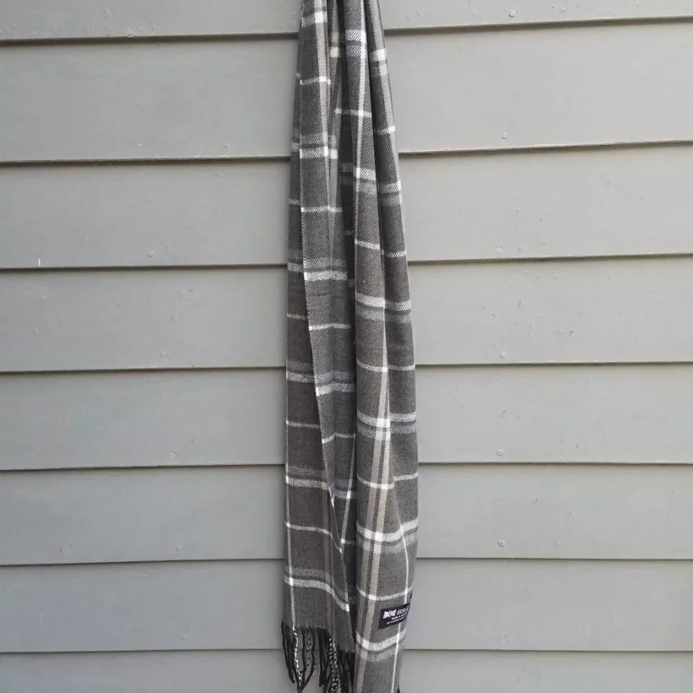 100% Scottish Cashmere Gray White Beige Plaid 12